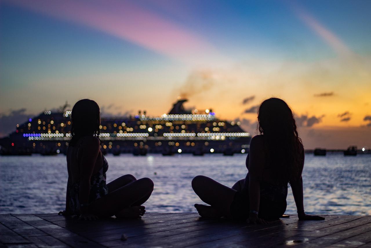 Photo by maneph9 women, pair, silhouettes